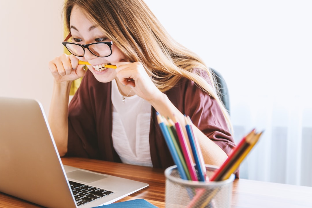 Formation certifiante en intelligence artificielle pour carrière.